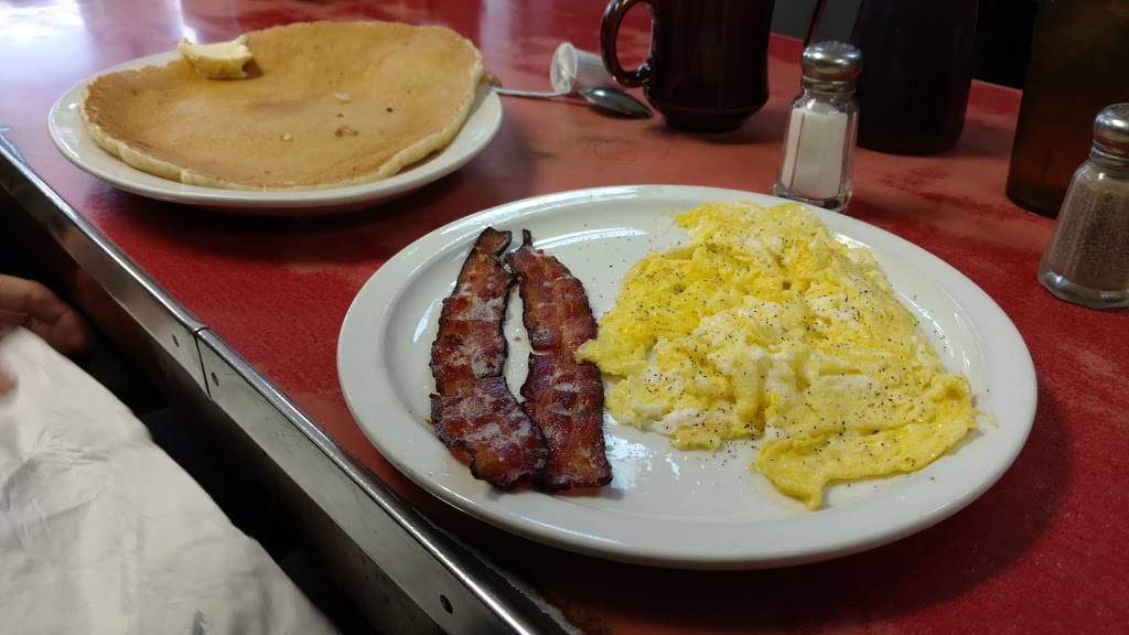 Corner Cafe | restaurant | 1127 16th Ave, Monroe, WI 53566, USA | 6083253768 OR +1 608-325-3768