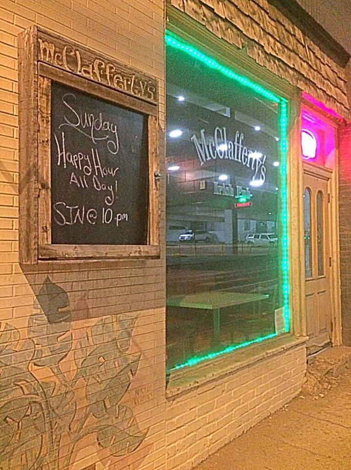 Mc Claffertys Pub | restaurant | 1301 University Ave, Morgantown, WV 26505, USA | 3042921110 OR +1 304-292-1110