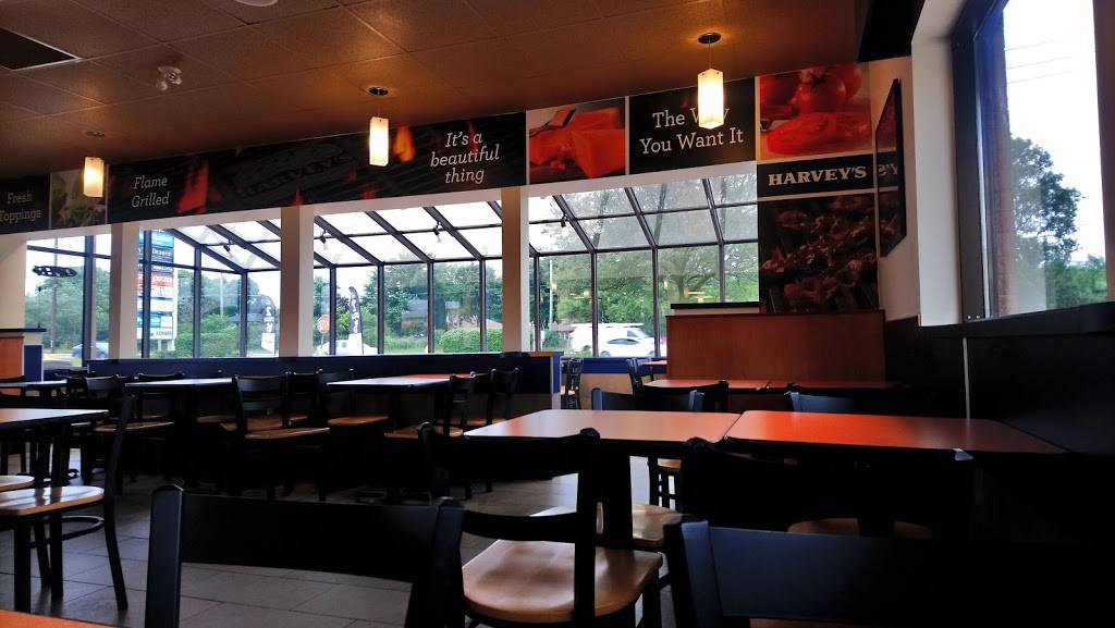 Harveys | restaurant | 991 Wellington Rd, London, ON N6E 3A9, Canada | 5196851971 OR +1 519-685-1971