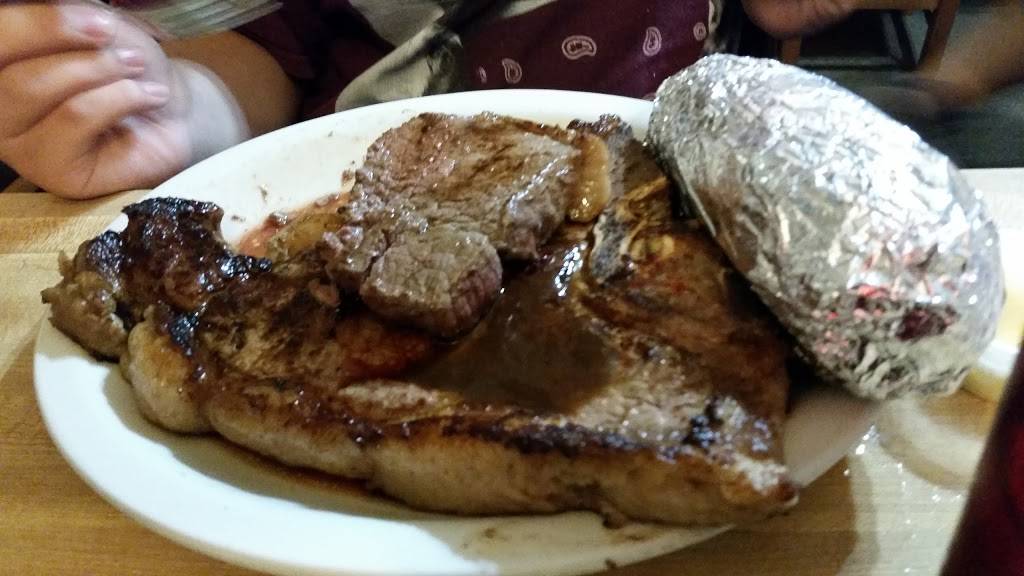 Deer Lodge Dining Room | restaurant | 7466 GA-17, Hiawassee, GA 30546, USA | 7068962726 OR +1 706-896-2726