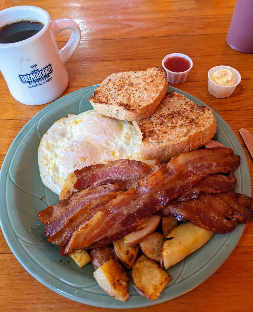 The Breadboard Restaurant | restaurant | 744 N Main St, Ashland, OR 97520, USA | 5414880295 OR +1 541-488-0295