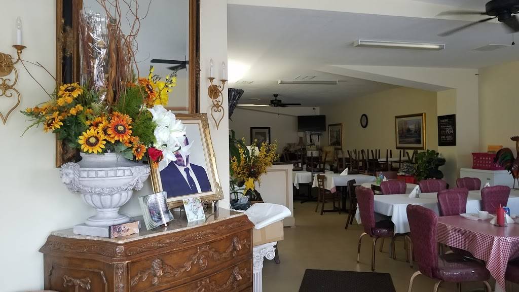 Russells Red Rooster Family Dining | restaurant | 401 Meredith St, Town Creek, AL 35672, USA | 2566850997 OR +1 256-685-0997