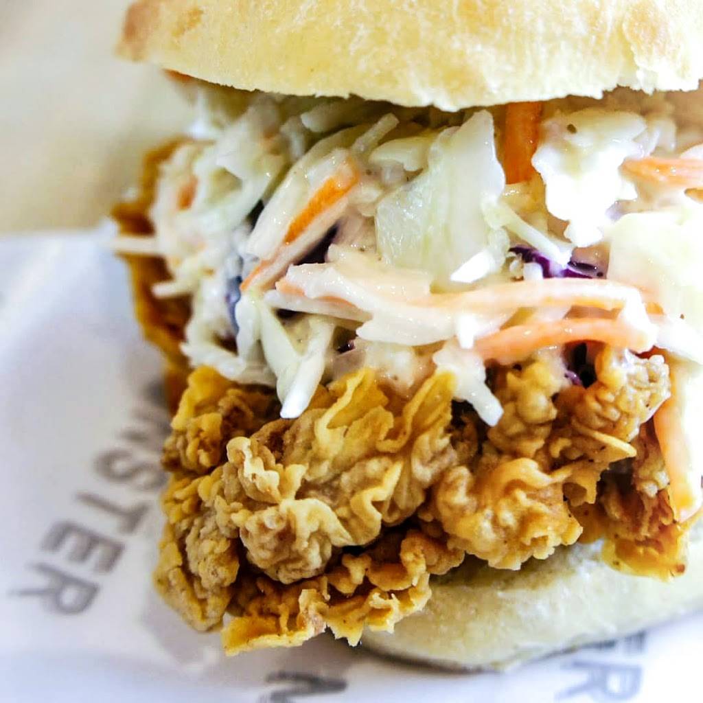 Honey Monster Gourmet Crispy Chicken | restaurant | 10 Main St #8, Wasaga Beach, ON L9Z 2K3, Canada | 4162687704 OR +1 416-268-7704