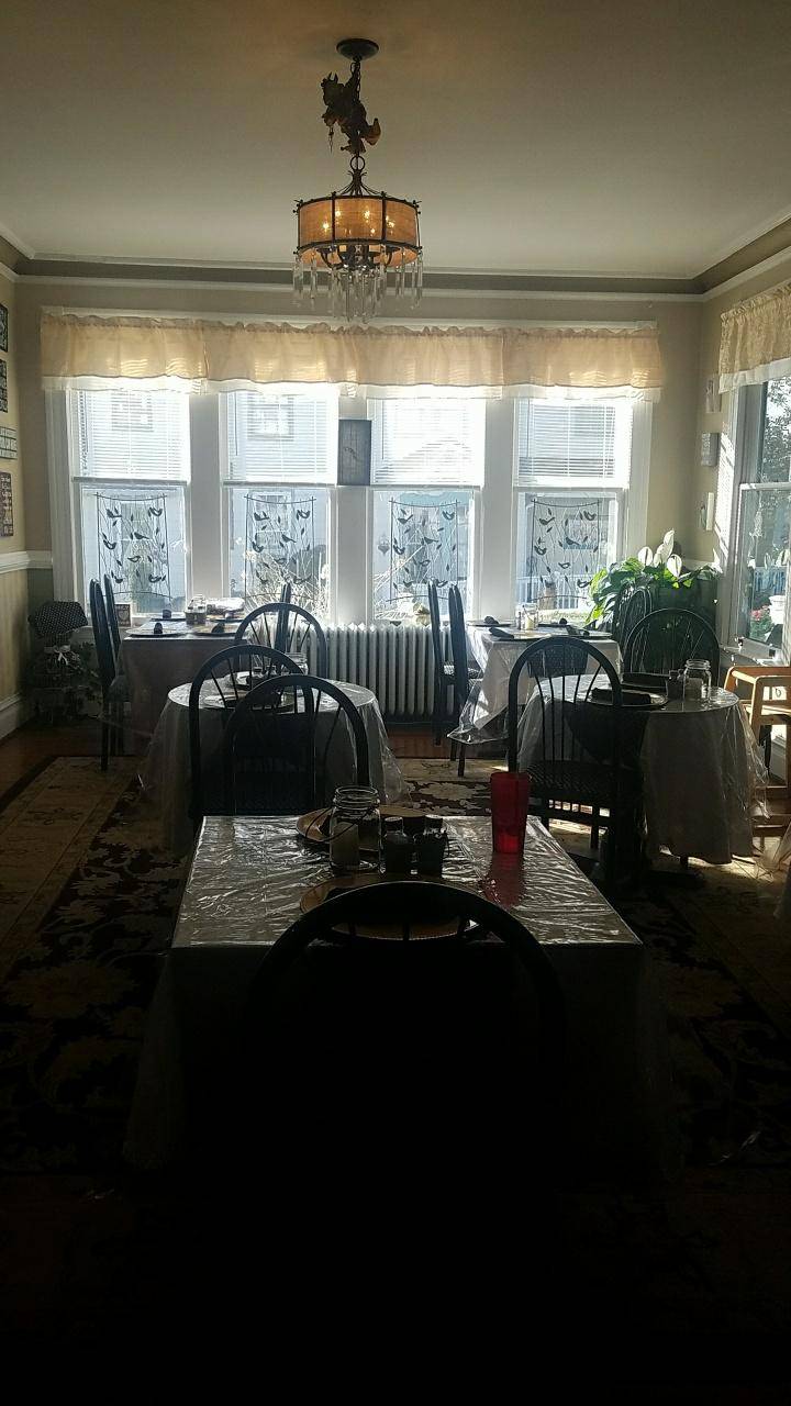 The Blue Lady | restaurant | 107A E Main St, Bedford, VA 24523, USA | 5405864622 OR +1 540-586-4622