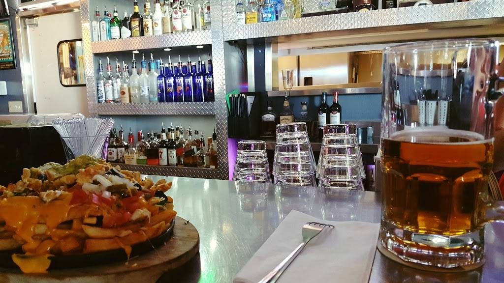 Diamond Plate Bar & Grill | restaurant | 5030 Foothills Blvd, Roseville, CA 95747, USA | 9167720303 OR +1 916-772-0303