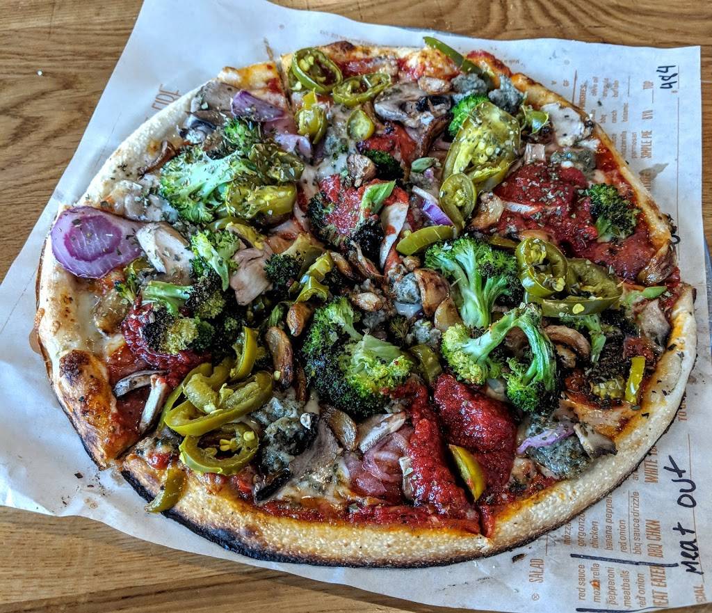 Blaze Pizza | meal takeaway | 143 Century Square Dr Suite 100, College Station, TX 77840, USA | 9792272629 OR +1 979-227-2629