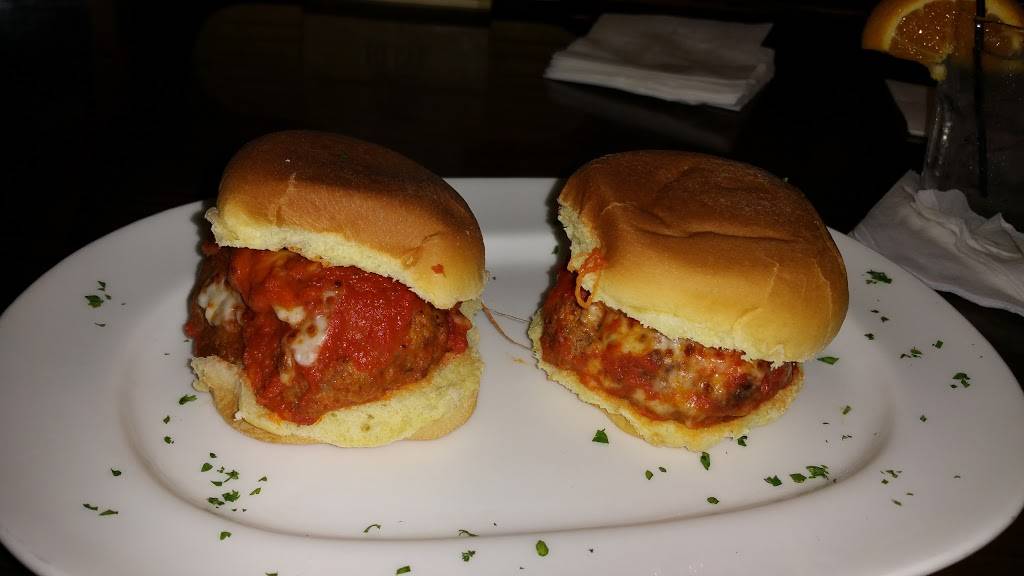 Gattos Italian Restaurant & Bar | restaurant | 5123 Main St, Downers Grove, IL 60515, USA | 6305156400 OR +1 630-515-6400