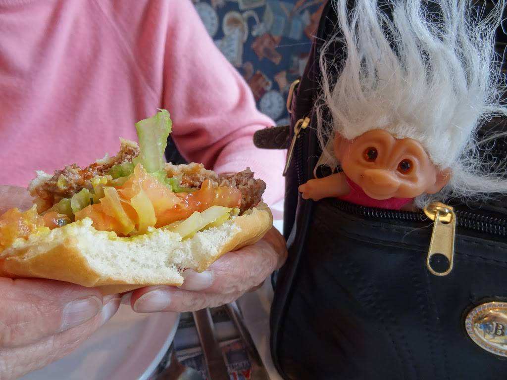 Le Valois | restaurant | 900 Rue Daigneault, Acton Vale, QC J0H 1A0, Canada | 4503660456 OR +1 450-366-0456