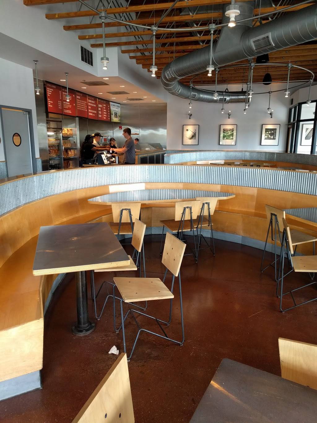 Chipotle Mexican Grill | restaurant | 3705 N 124th St Ste 200, Brookfield, WI 53005, USA | 2627813692 OR +1 262-781-3692