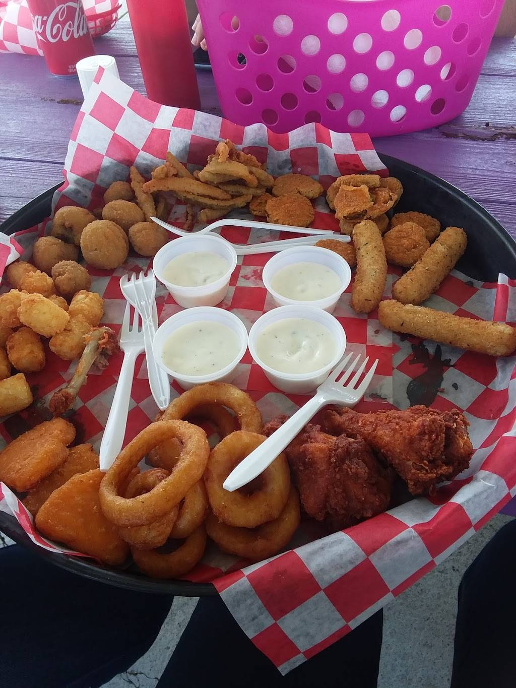 Channel Marker 17 | restaurant | 402 Jackson Dr, Anahuac, TX 77514, USA | 4092524370 OR +1 409-252-4370