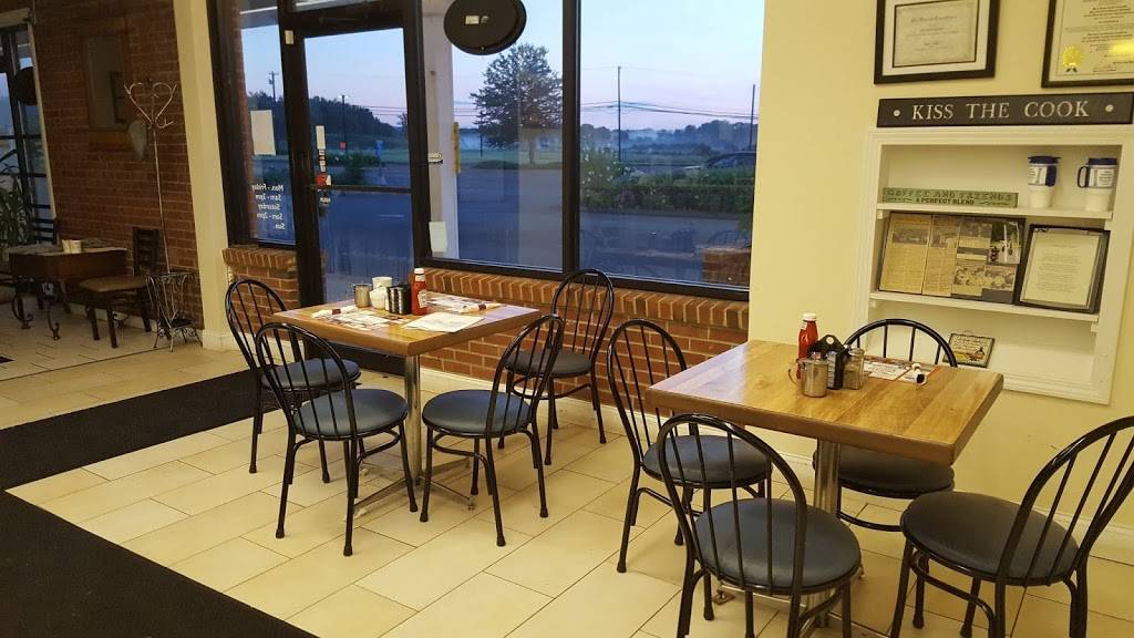 Three Brothers II | restaurant | 58 Rainbow Rd, East Granby, CT 06026, USA | 8604133435 OR +1 860-413-3435