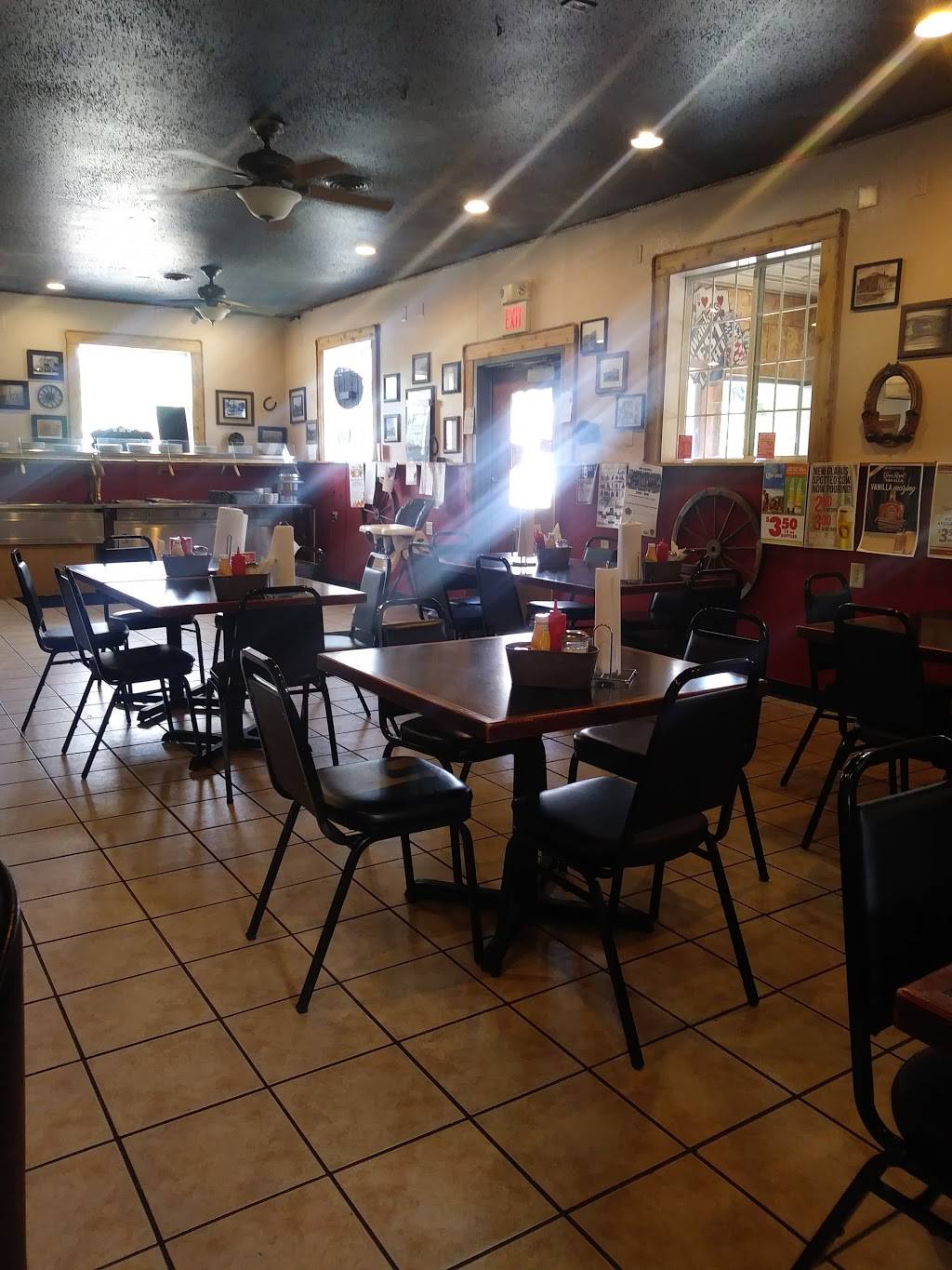 Booz Bar and Grill | restaurant | 414 Main St, Knapp, WI 54749, USA | 7156652215 OR +1 715-665-2215