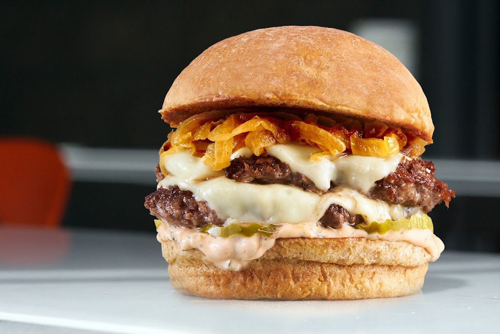 Burger Lounge Northridge | restaurant | 19515 Nordhoff St Suite 5, Northridge, CA 91324, USA | 7472352600 OR +1 747-235-2600