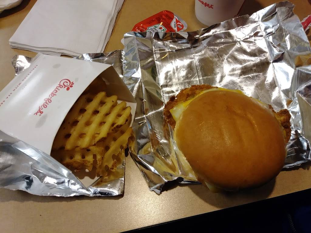 Chick-fil-A | restaurant | 2532 Green Mt Commons Dr, Belleville, IL 62221, USA | 6182579700 OR +1 618-257-9700