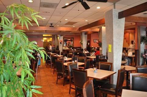 Levis Restaurant & Catering | restaurant | 10252 Lake Arbor Way, Mitchellville, MD 20721, USA | 3013365000 OR +1 301-336-5000