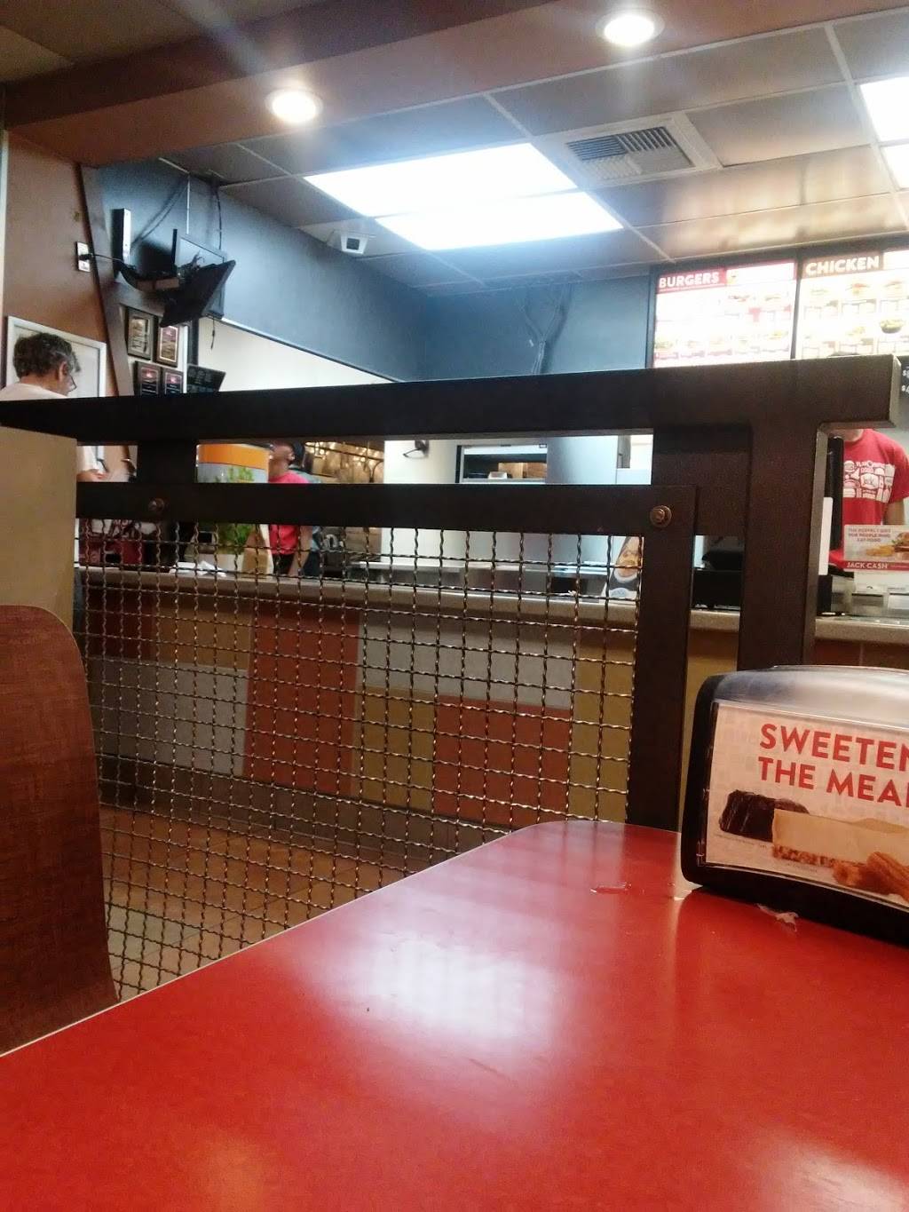 Jack in the Box | restaurant | 606 E F St, Oakdale, CA 95361, USA | 2098472598 OR +1 209-847-2598