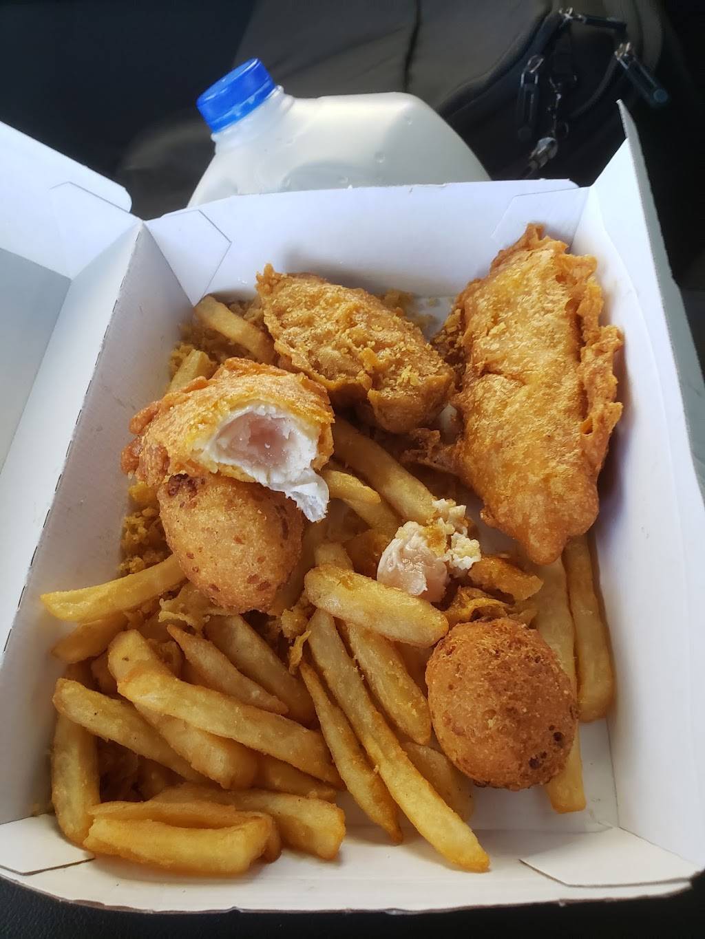 Long John Silvers | restaurant | 700 W Abram St, Arlington, TX 76013, USA | 8172743443 OR +1 817-274-3443