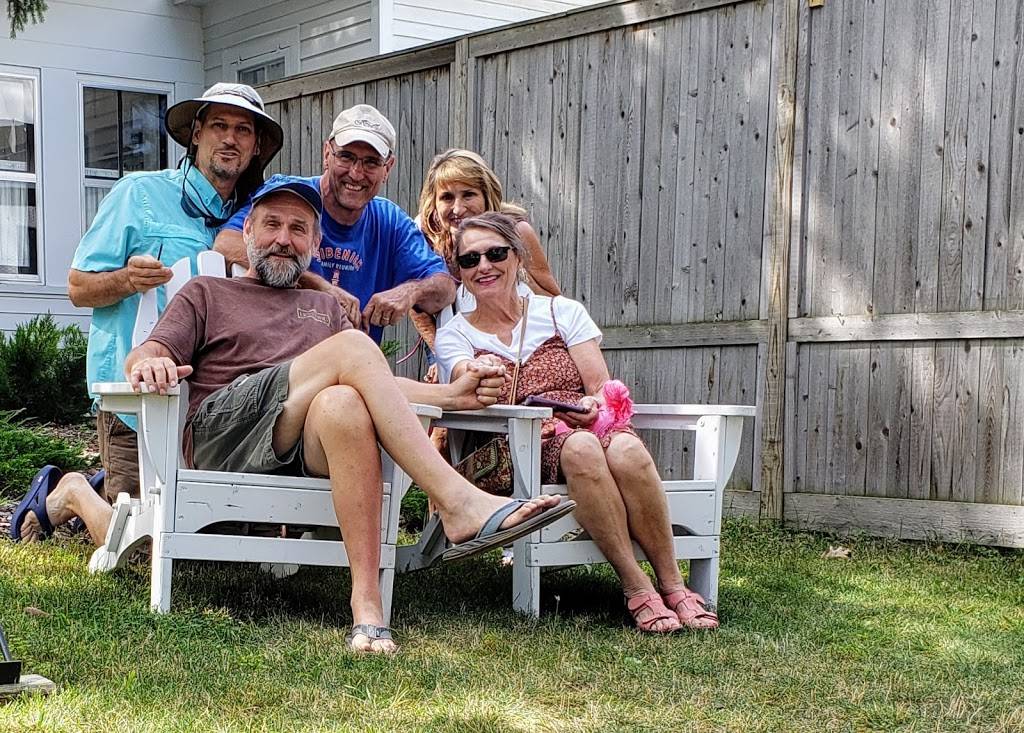 Dune Dogs | restaurant | M22, Glen Arbor, MI 49636, USA | 2316201036 OR +1 231-620-1036