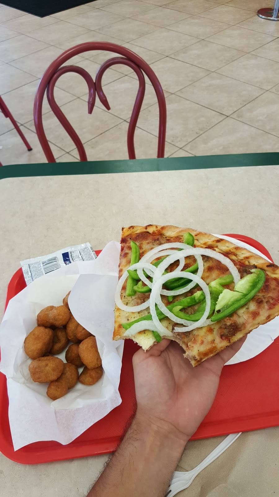 Tommys Red Hots | restaurant | 4116 W Elm St, McHenry, IL 60050, USA | 8153858817 OR +1 815-385-8817