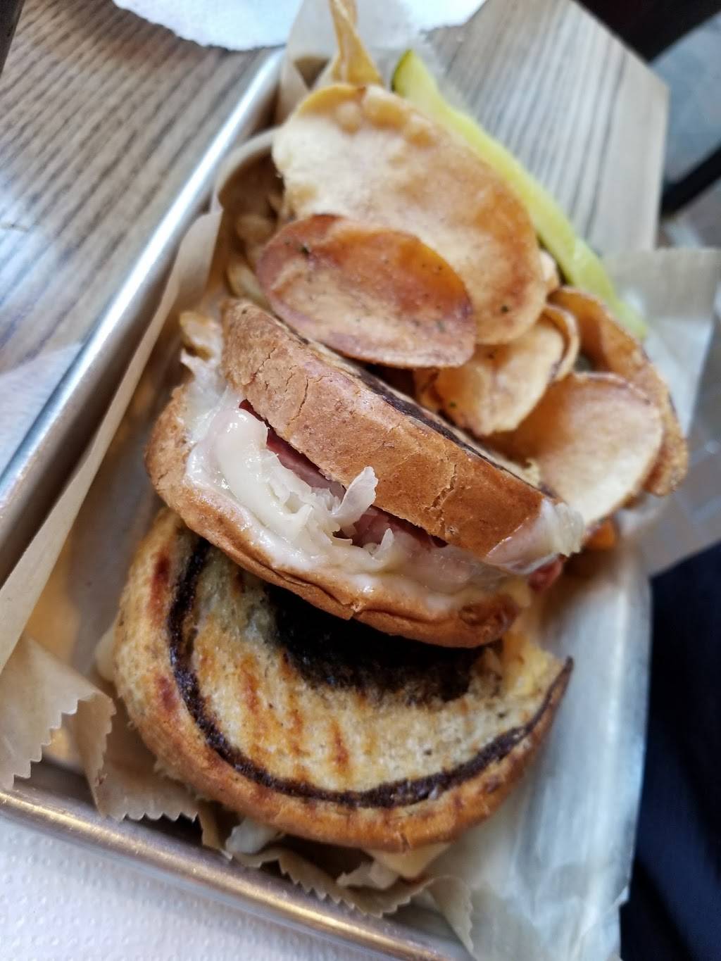 Tap Room 32 | restaurant | 140 W Main St, Gaylord, MI 49735, USA | 9897488552 OR +1 989-748-8552