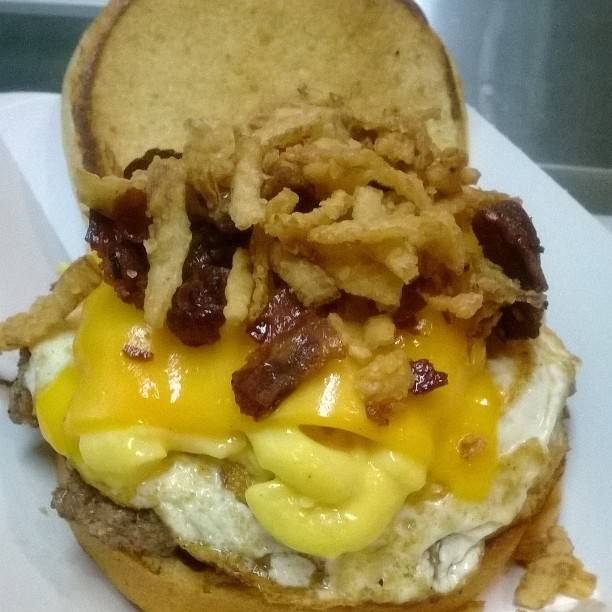 Right-A-Way Burger Joint | restaurant | 1333 N Santa Fe Ave suite 118, Edmond, OK 73003, USA | 4053591020 OR +1 405-359-1020