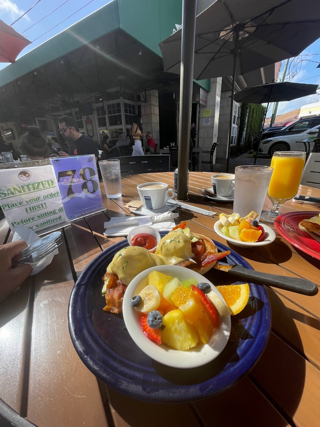 Deli Lane Cafe & Sunset Tavern | restaurant | 7230 SW 59th Ave, South Miami, FL 33143, USA | 3056650606 OR +1 305-665-0606