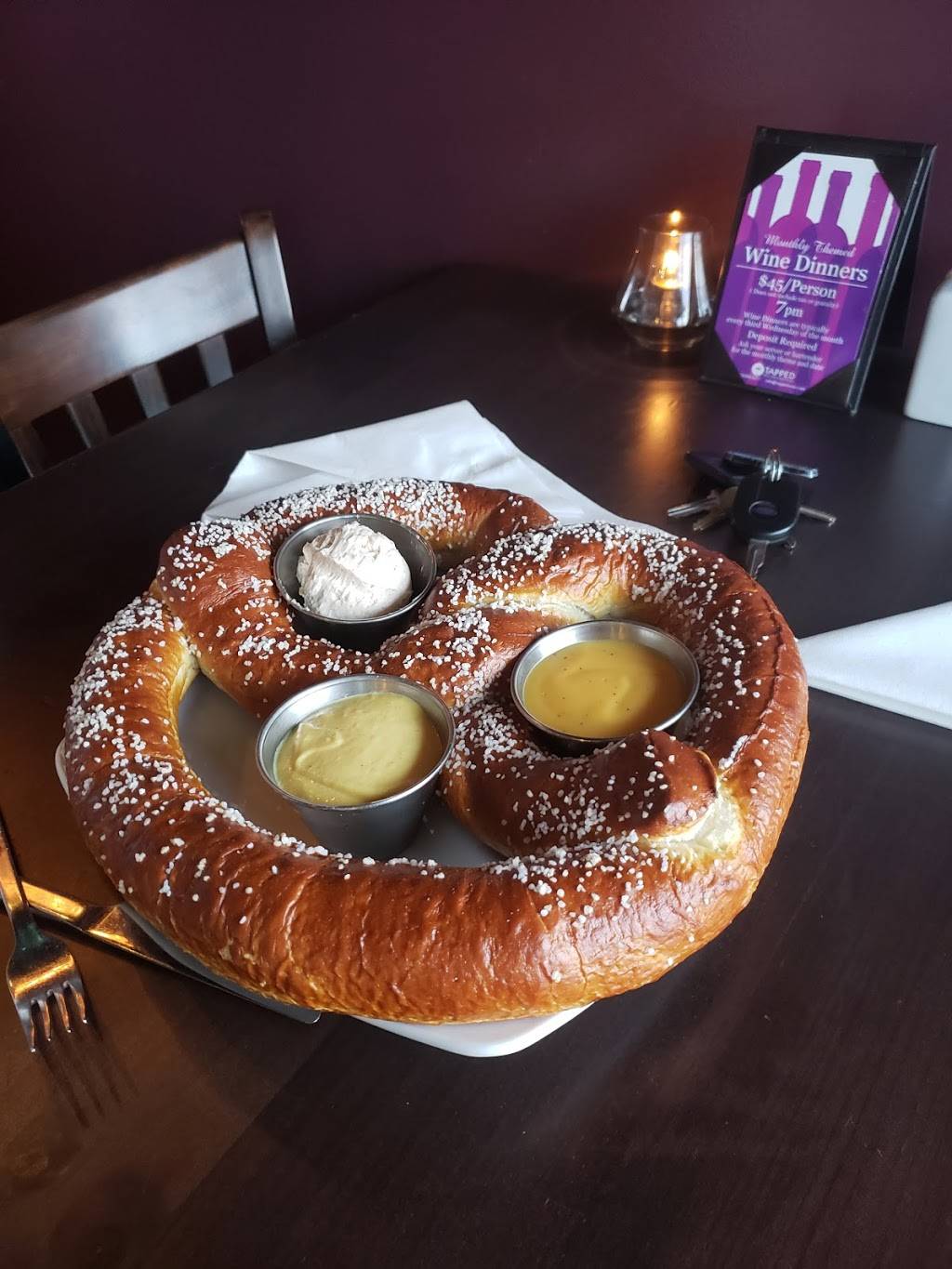 Tapped Brick Oven & Pour House | restaurant | 6044 Lincoln Hwy, Greensburg, PA 15601, USA | 7248508277 OR +1 724-850-8277