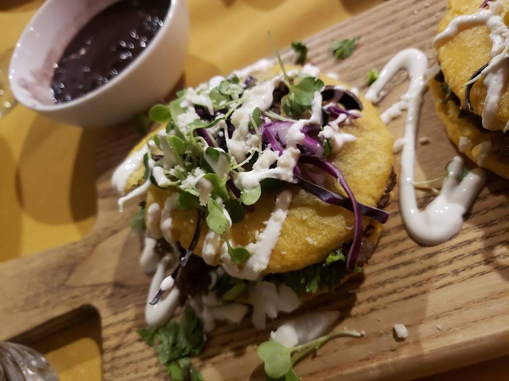 Tavos Signature Cuisine | restaurant | 5814 W Bluemound Rd, Milwaukee, WI 53213, USA | 4142398888 OR +1 414-239-8888