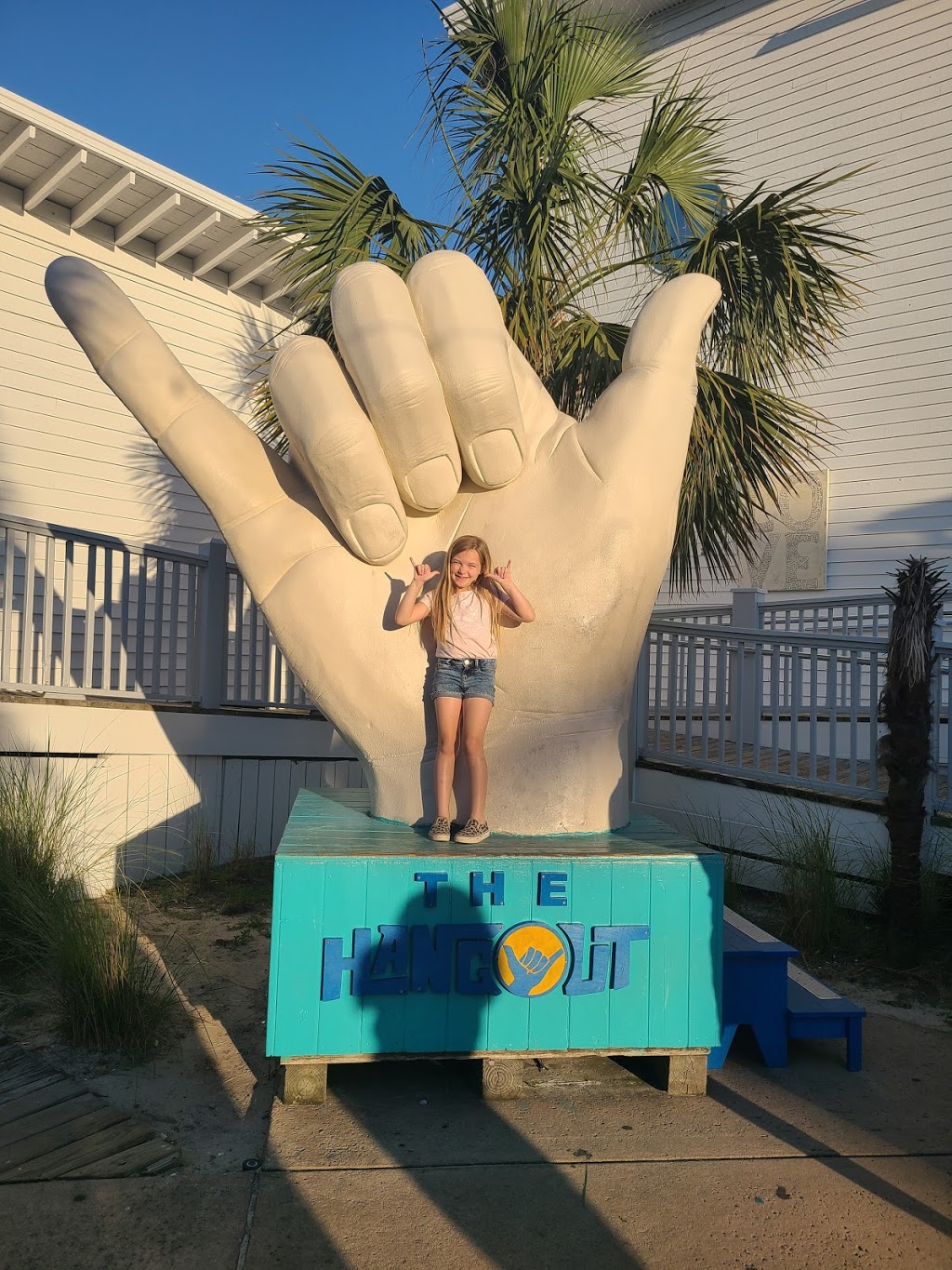 The Hangout Gulf Shores | restaurant | 101 E Beach Blvd, Gulf Shores, AL 36542, USA | 2519483030 OR +1 251-948-3030