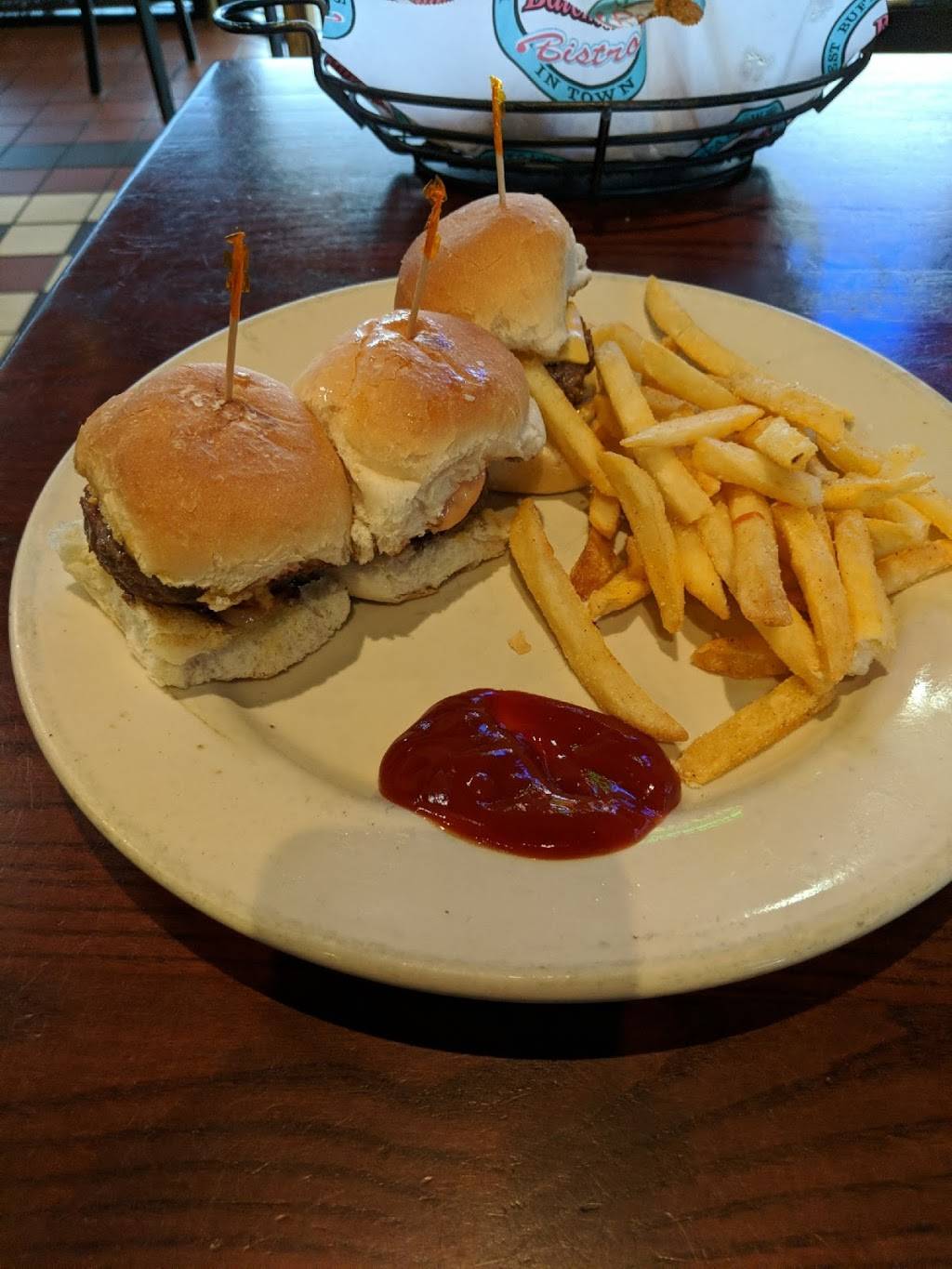 Bill Batemans Bistro | restaurant | 566 Governor Ritchie Hwy, Severna Park, MD 21146, USA | 4103157960 OR +1 410-315-7960