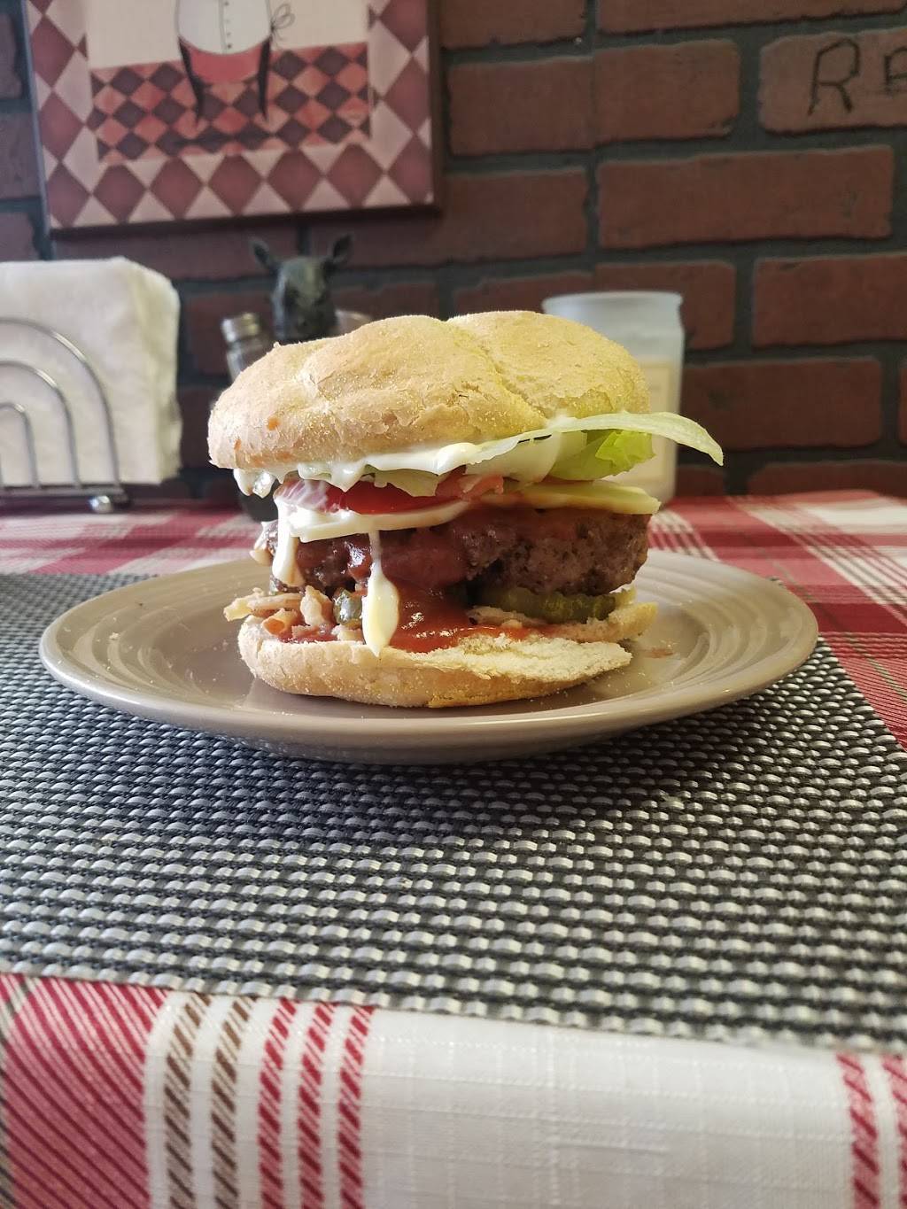 Debbies Bistro | restaurant | 882-A W River Rd, Palatka, FL 32177, USA | 3863295282 OR +1 386-329-5282