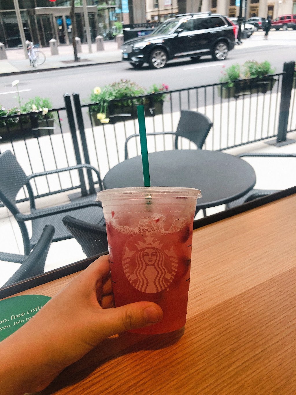 Starbucks | cafe | 227 W Monroe St, Chicago, IL 60606, USA | 3123464360 OR +1 312-346-4360