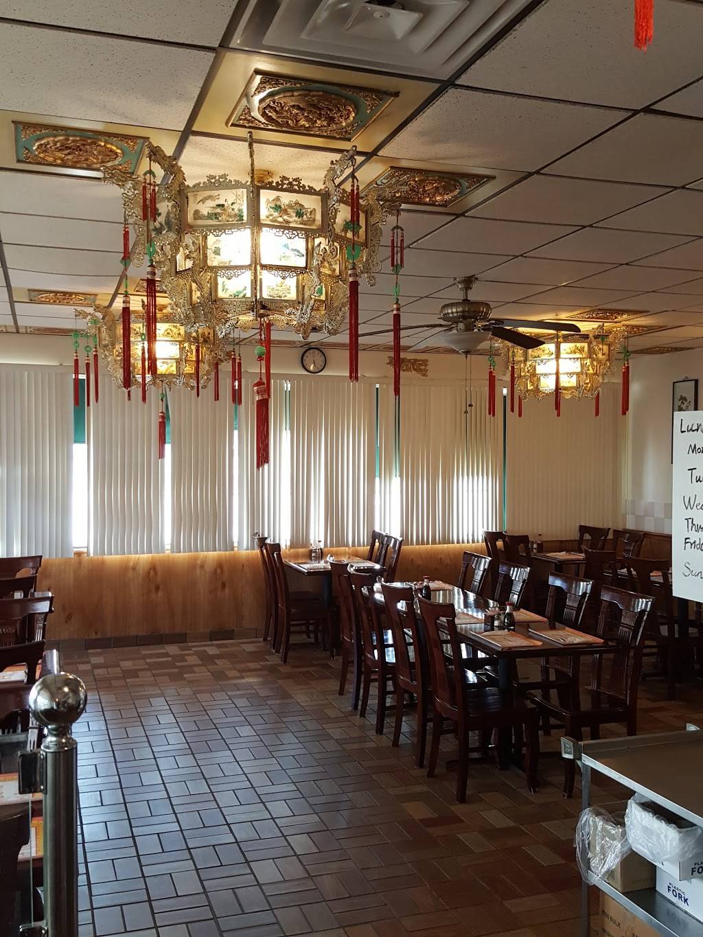 Haylumoon Restaurant | restaurant | 124 N 4th St, Chillicothe, IL 61523, USA | 3092743560 OR +1 309-274-3560