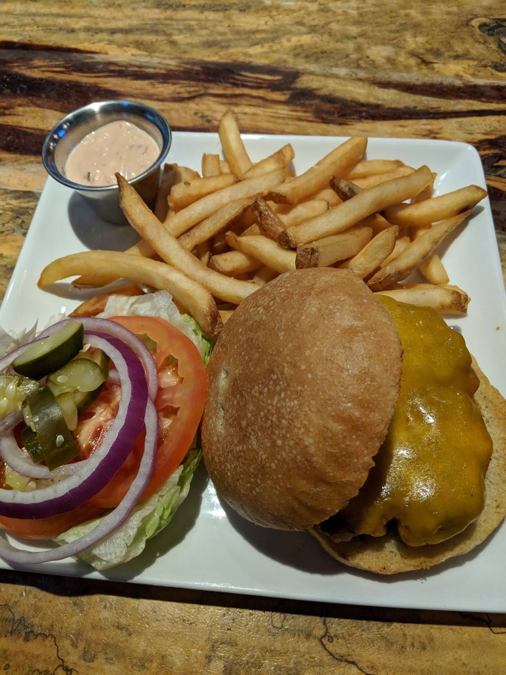 Dust Bowl Brewing Co. Downtown Taproom | restaurant | 200 W Main St, Turlock, CA 95380, USA | 2092502042 OR +1 209-250-2042