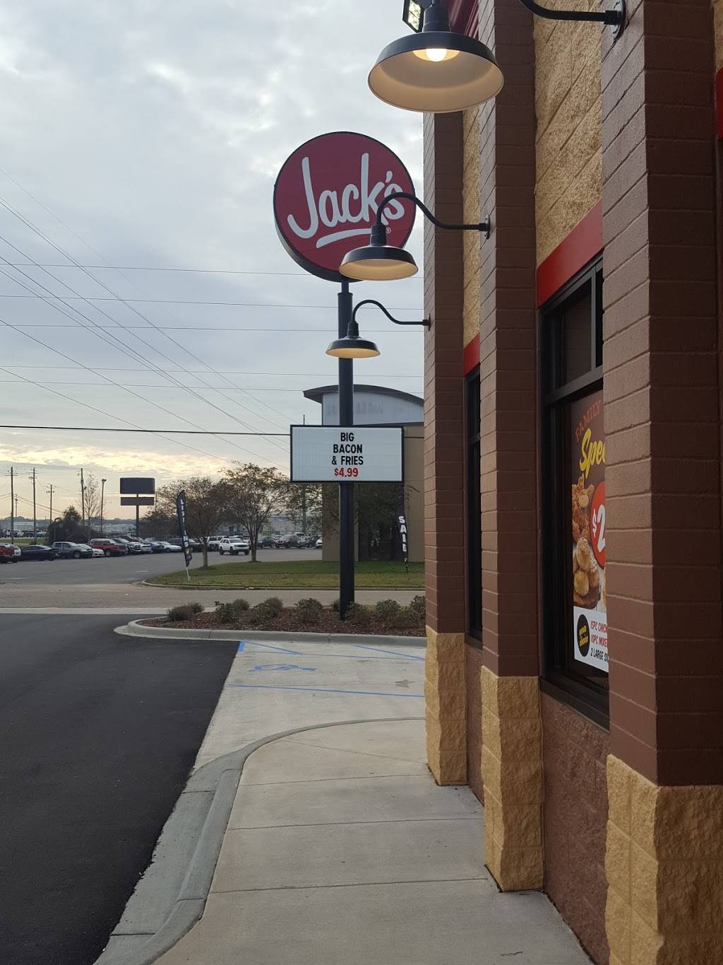 Jacks | restaurant | 835 N Eastern Blvd, Montgomery, AL 36117, USA | 3345578677 OR +1 334-557-8677