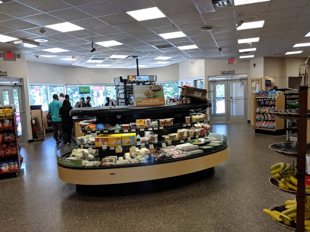Wawa | cafe | 2051 Daniel Stuart Square, Woodbridge, VA 22191, USA | 7034929858 OR +1 703-492-9858