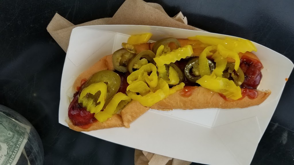 TNT DOGZ | restaurant | 1306 N Guadalupe St, Seguin, TX 78155, USA | 7132549215 OR +1 713-254-9215