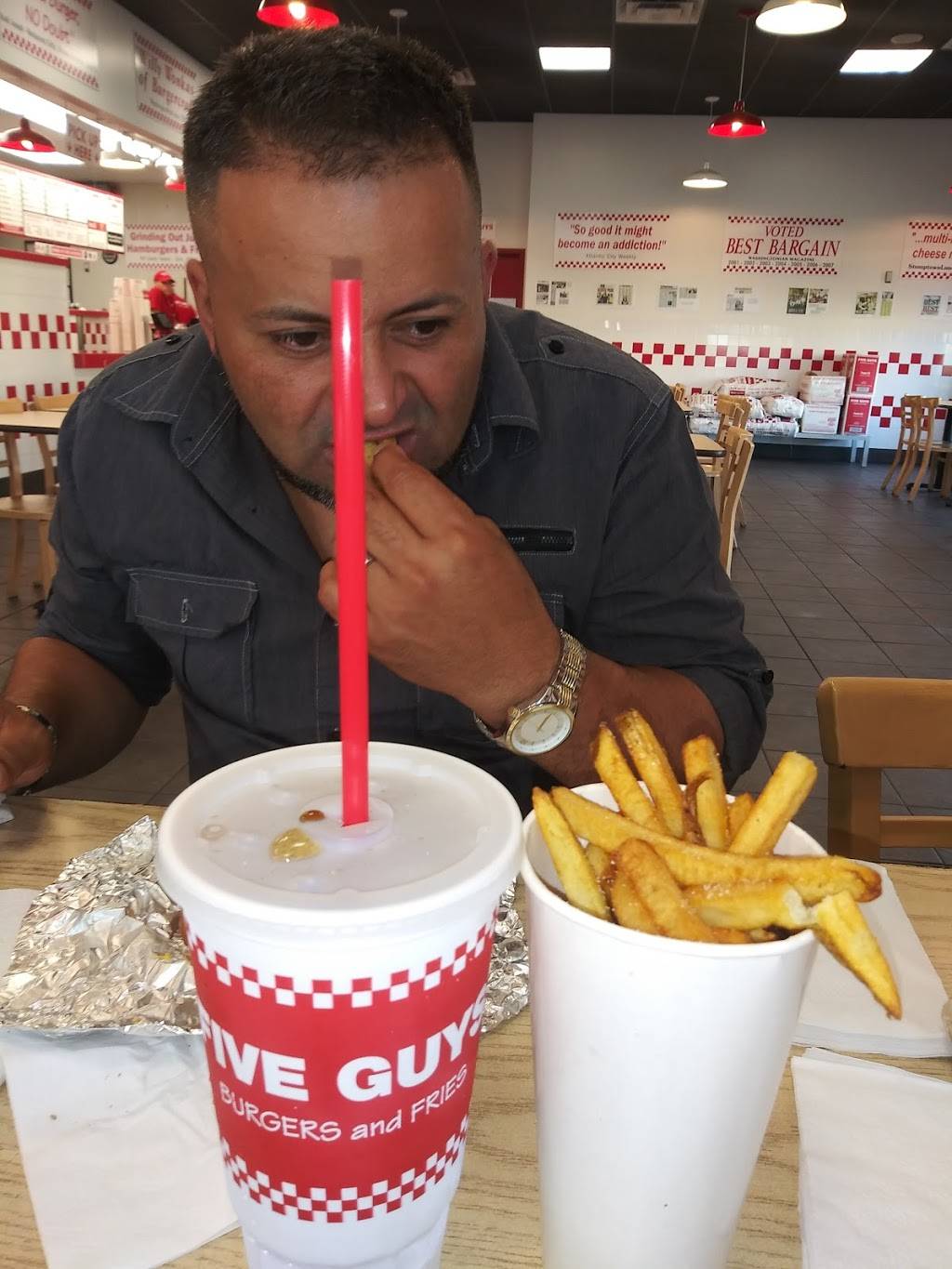 Five Guys | meal takeaway | 2520 S Orange Ave, Orlando, FL 32806, USA | 4076487430 OR +1 407-648-7430