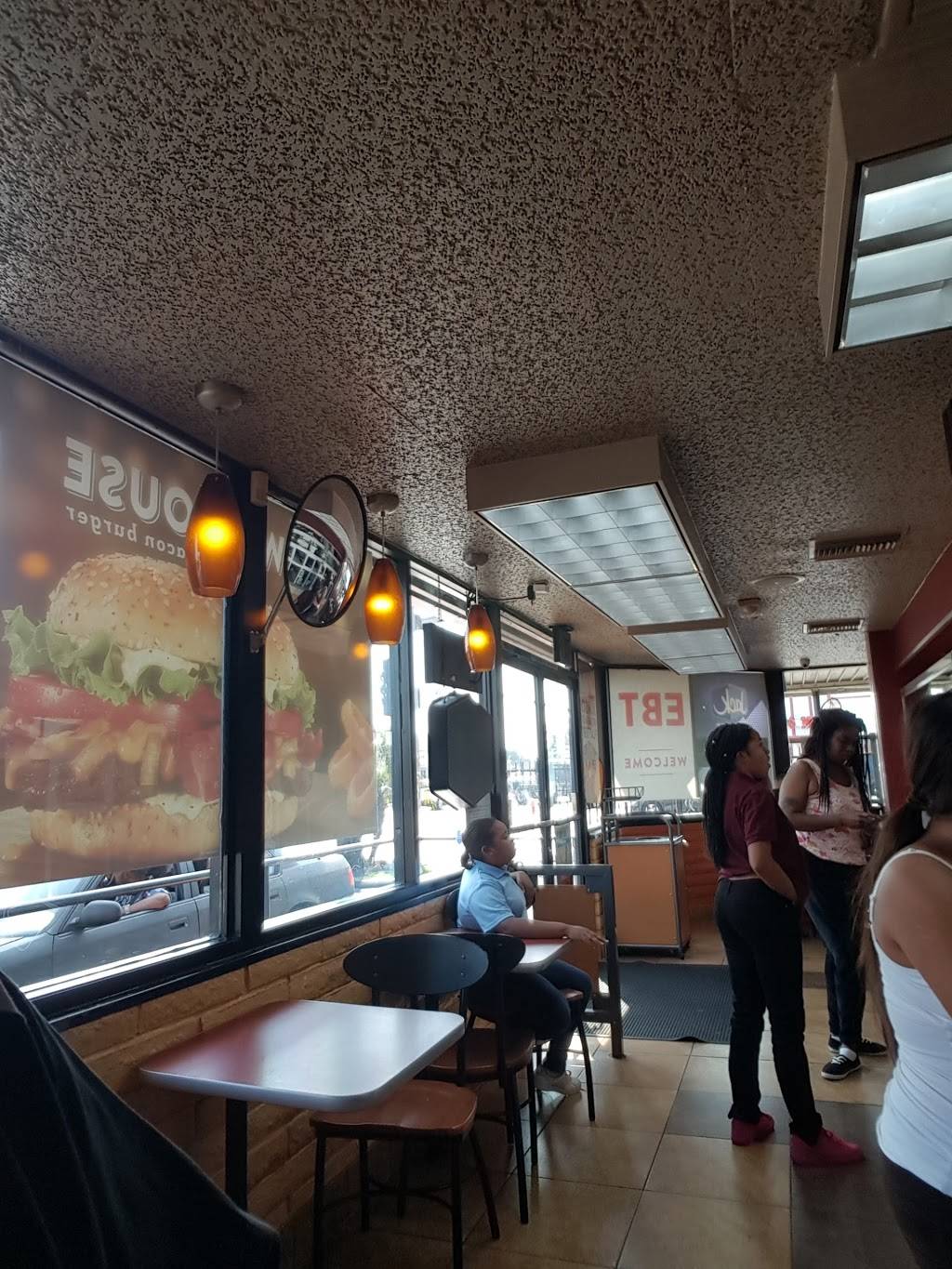 Jack in the Box | restaurant | 701 E Rosecrans Ave, Compton, CA 90221, USA | 3106081083 OR +1 310-608-1083