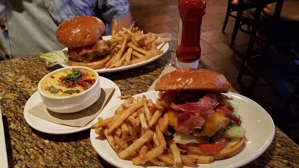 BJs Restaurant & Brewhouse | restaurant | 5510 E Broadway Blvd, Tucson, AZ 85711, USA | 5205120330 OR +1 520-512-0330