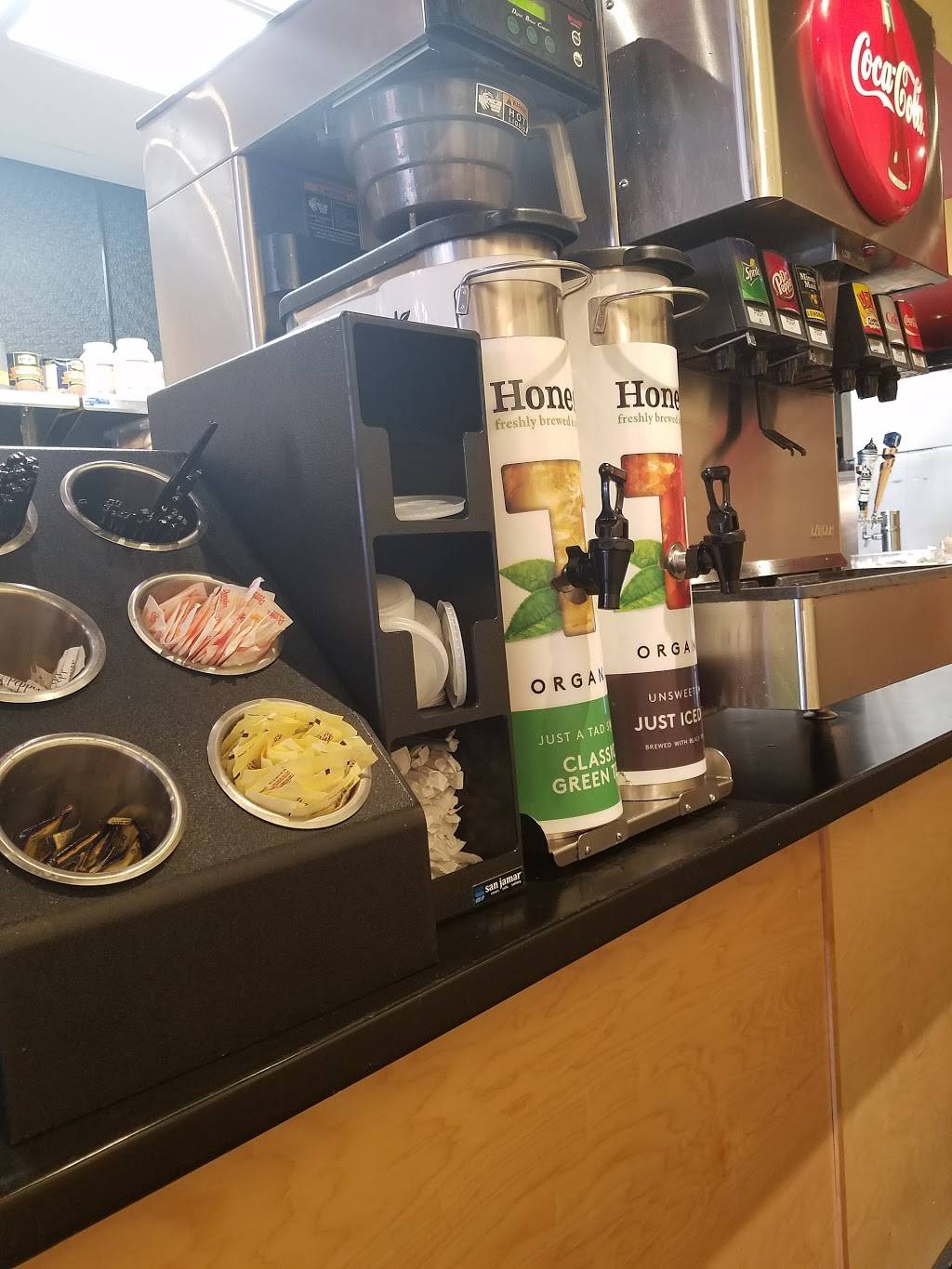 BGR The Burger Joint | restaurant | 3129 Lee Hwy, Arlington, VA 22201, USA | 7038124705 OR +1 703-812-4705