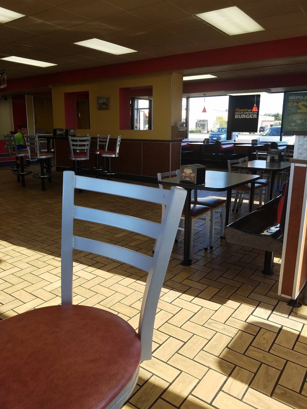 Hardees | restaurant | 1235 S Green Bay Rd, Mt Pleasant, WI 53406, USA | 2626340535 OR +1 262-634-0535