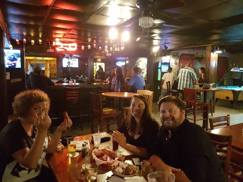 Showtown Bar & Grill | night club | 10902 US Hwy 41 S, Gibsonton, FL 33534, USA | 8136775443 OR +1 813-677-5443