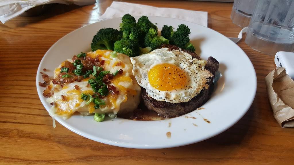 Chilis Grill & Bar | meal takeaway | 8502 Broadway St, San Antonio, TX 78217, USA | 2108222639 OR +1 210-822-2639