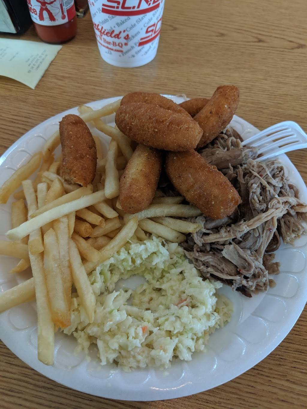 Smithfields Chicken N Bar-B-Q | restaurant | 4670 East Coast Ln, Shallotte, NC 28470, USA | 9107545522 OR +1 910-754-5522