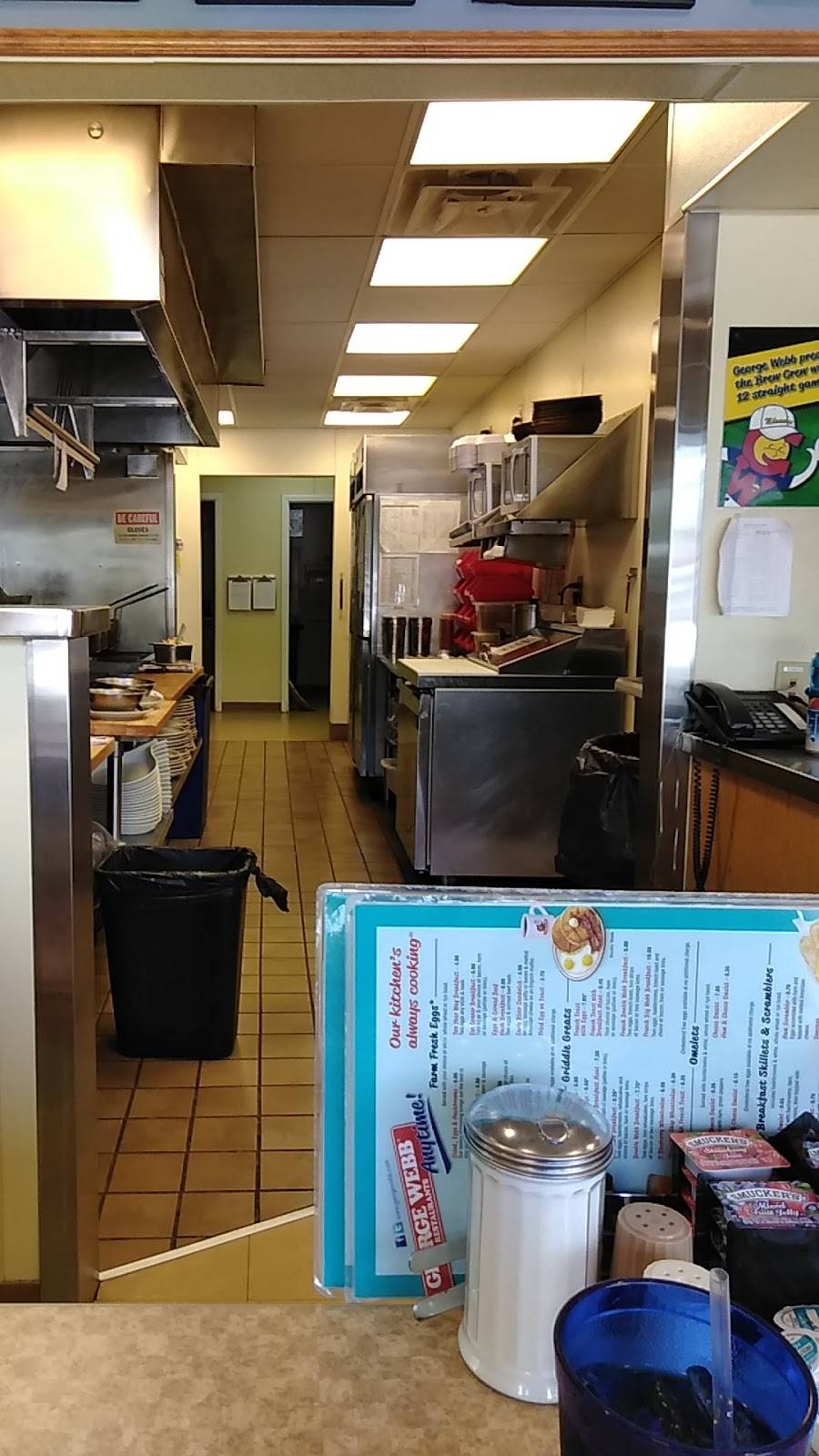 George Webb Restaurant - Douglas Ave | restaurant | 4555 Douglas Ave, Racine, WI 53402, USA | 2626391900 OR +1 262-639-1900