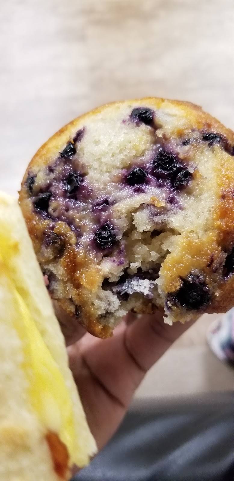 Starbucks | cafe | 615 18th St S, Birmingham, AL 35233, USA | 2059333186 OR +1 205-933-3186