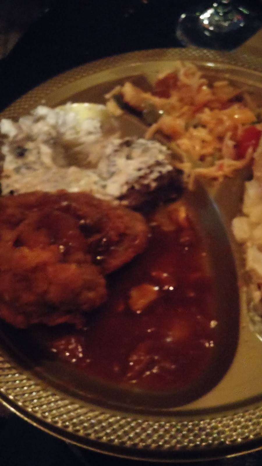 Bobby Des Gateway | restaurant | 25700 Aurora Rd, Bedford Heights, OH 44146, USA | 4404392400 OR +1 440-439-2400