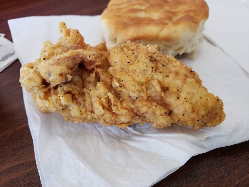 Mrs. Winners Chicken & Biscuits-McDonough | restaurant | 579 Highway 42 South, McDonough, GA 30253, USA | 6788345226 OR +1 678-834-5226