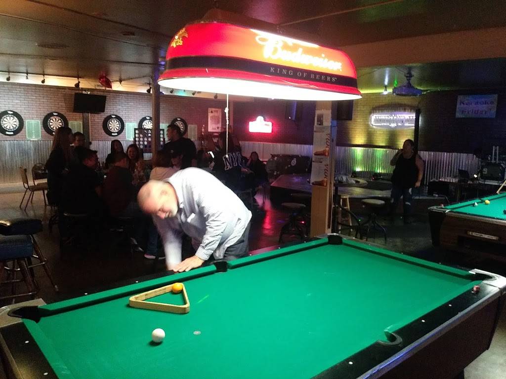 The Bandwagon Bar | restaurant | 9000, 586 Parker Rd, Fairfield, CA 94533, USA | 7074373800 OR +1 707-437-3800